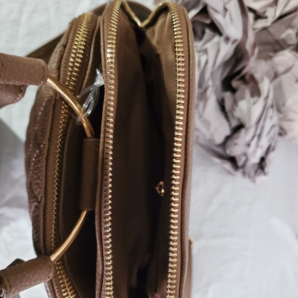 Like Dreamsfaux leather handbag / backpack taupe in color - Picture 8 of 9